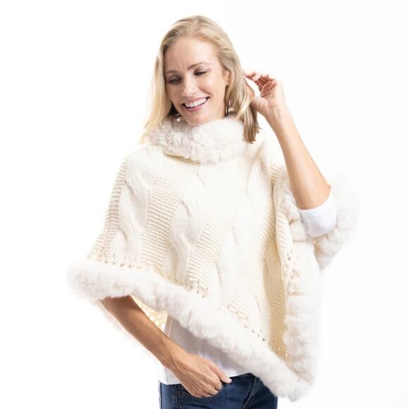 Le Moda NWOT Cream Travelers Luxe Chunky Cable Knit Faux Fur Poncho One Size - Picture 2 of 7